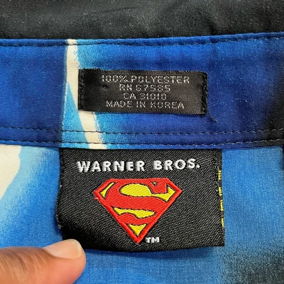 Superman button up shirt - Picture 4 of 4